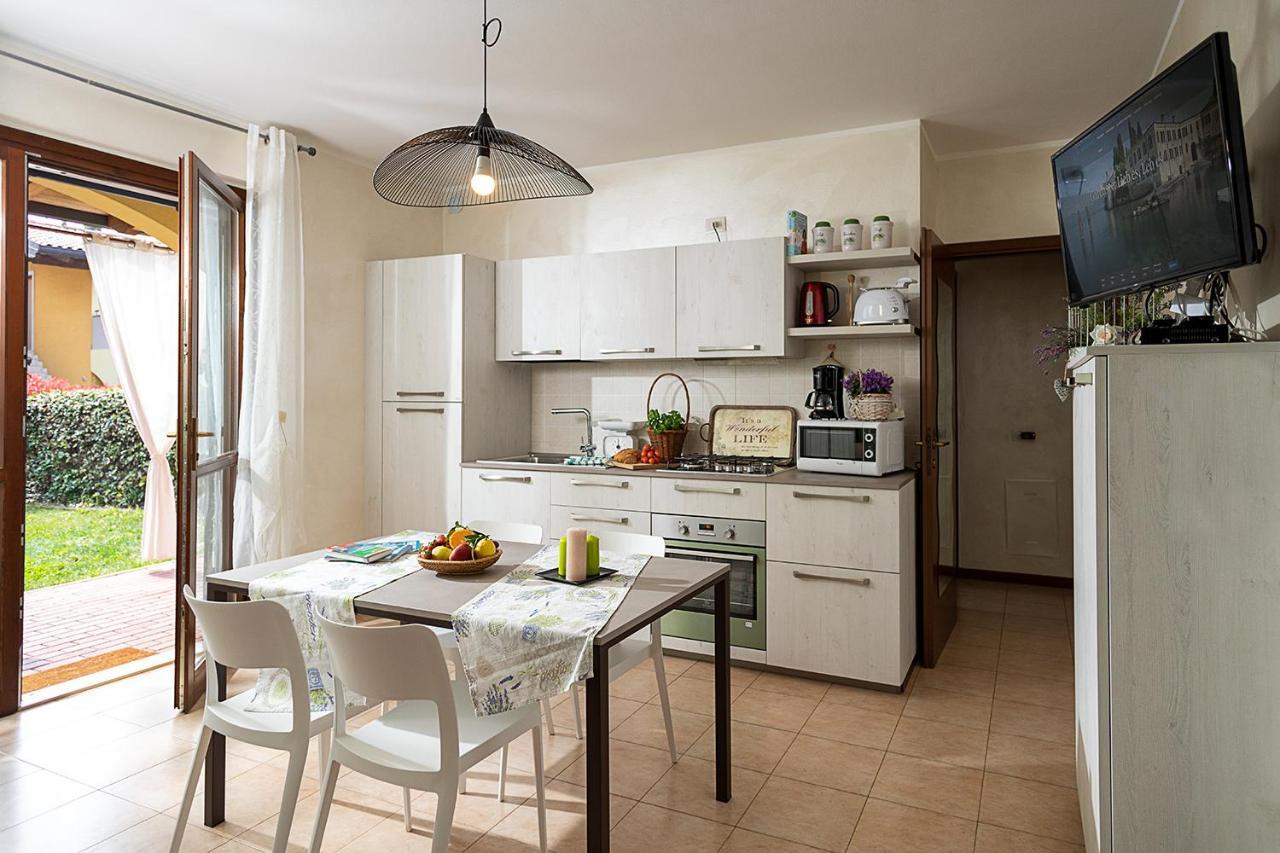 Apartment L'Archetto And Villetta Gruber - Regarda Travel Lazise Eksteriør bilde