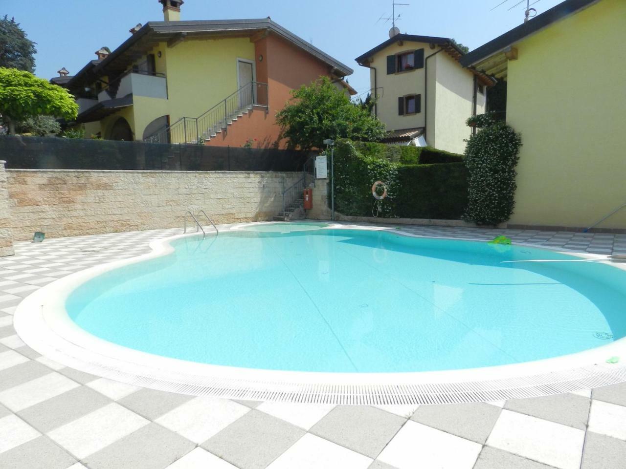 Apartment L'Archetto And Villetta Gruber - Regarda Travel Lazise Eksteriør bilde